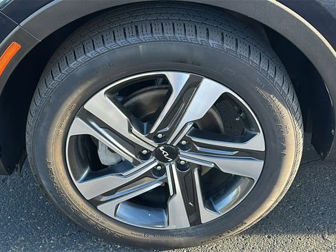 Used 2023 Kia Sorento EX image 9