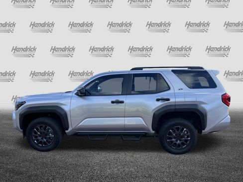 Used 2025 Toyota 4Runner SR5 AWD/4WD image 7