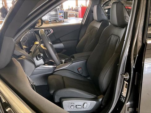 Used 2025 BMW X3 xDrive30i w/ Convenience Package image 9