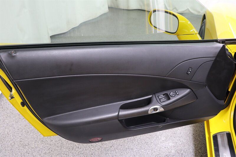 Used 2007 Chevrolet Corvette Convertible RWD image 16