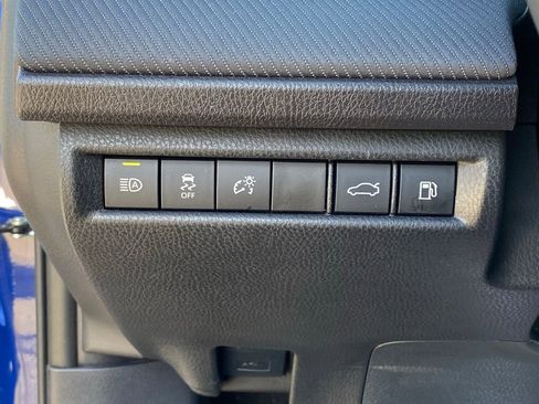 Used 2025 Toyota Camry SE FWD image 12