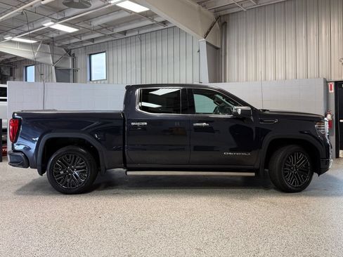 Used 2022 GMC Sierra 1500 Denali Ultimate AWD/4WD image 7