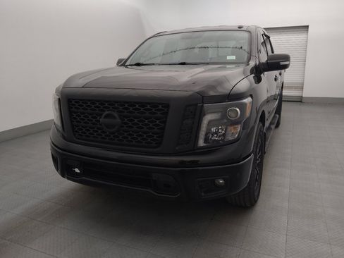 Used 2018 Nissan Titan SV w/ SV Convenience Package image 15