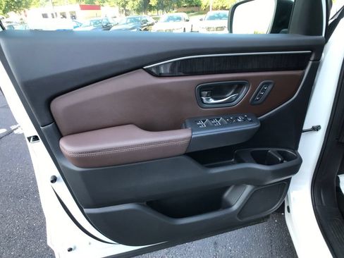 Used 2023 Honda Pilot Elite image 17