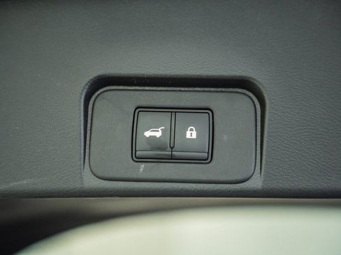 Used 2023 Nissan Rogue SV w/ SV Premium B Package AWD/4WD image 13