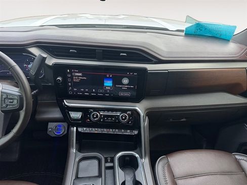 Used 2024 GMC Sierra 3500 Denali w/ Denali Reserve Package image 11