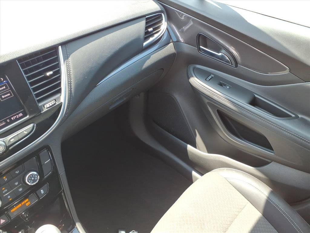 Used 2022 Buick Encore Preferred w/ Safety Package AWD/4WD image 33