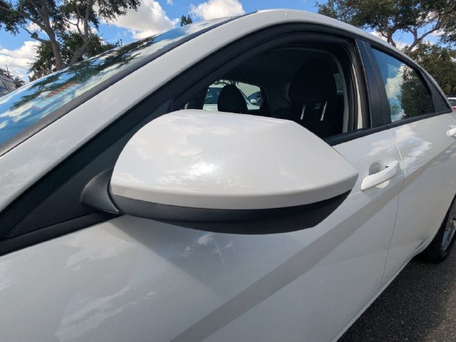 Used 2026 Hyundai Elantra SE FWD image 12