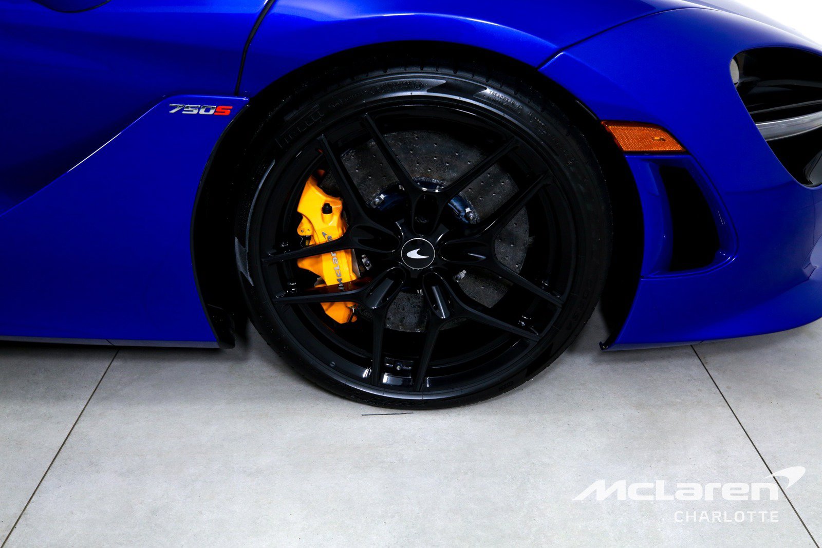 Used 2025 McLaren 750S RWD image 22
