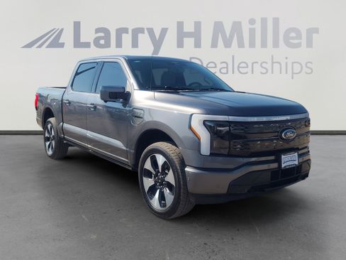 Used 2023 Ford F150 Lightning Platinum AWD/4WD image 7