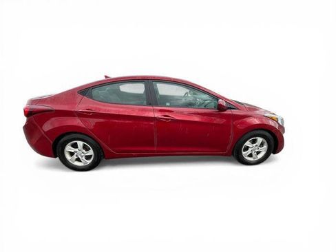 Used 2014 Hyundai Elantra SE image 7
