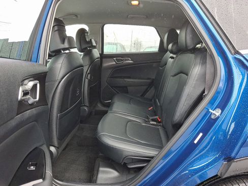 Used 2023 Kia Sportage EX image 10