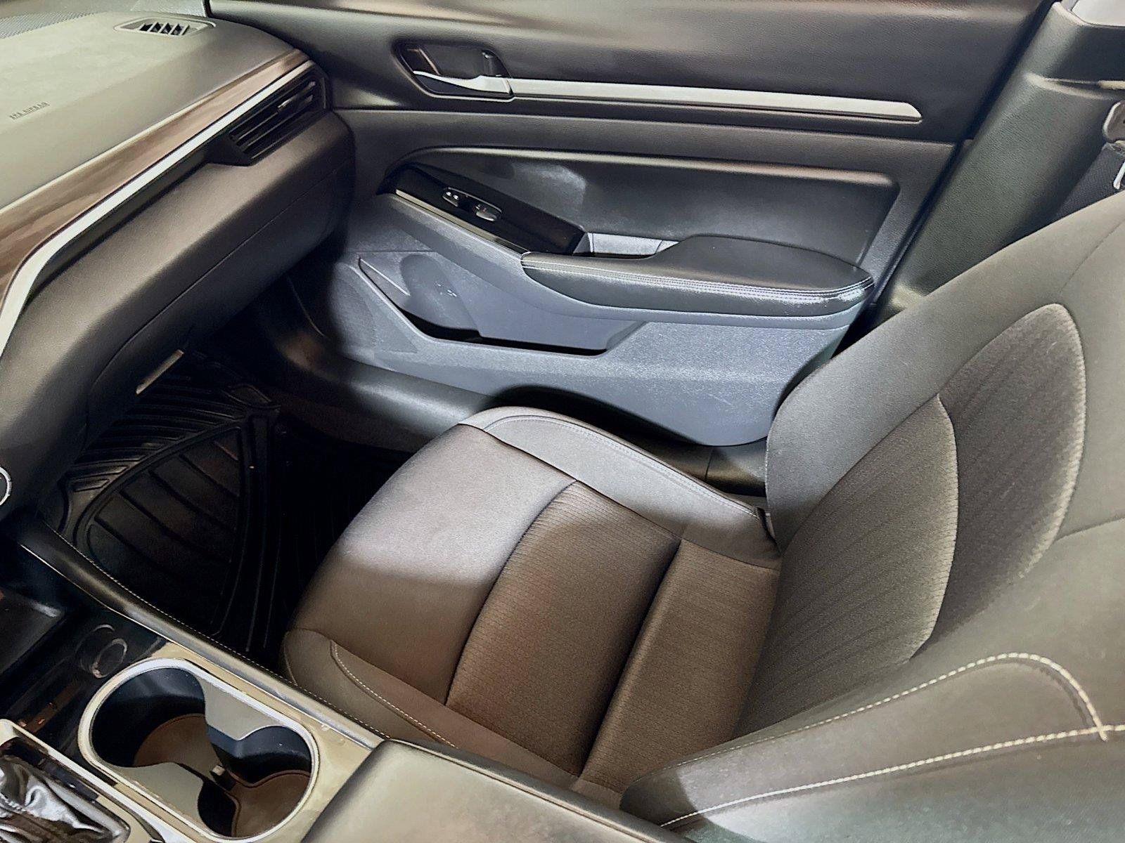 Used 2023 Nissan Altima 2.5 SV FWD image 19