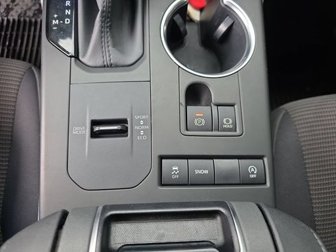 Used 2020 Toyota Highlander L FWD image 27
