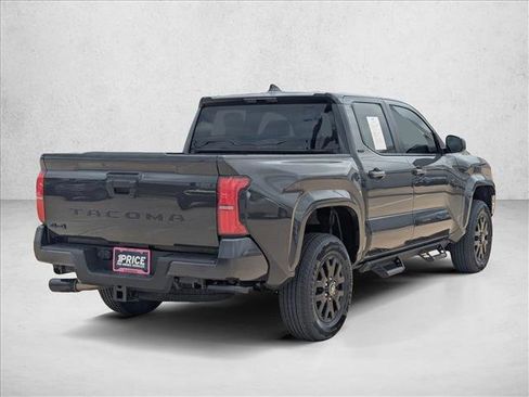 Used 2025 Toyota Tacoma SR5 AWD/4WD image 5