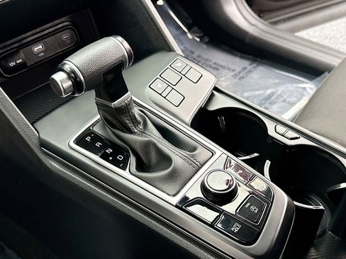 Used 2023 Kia Sportage LX image 12