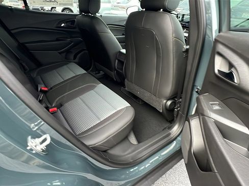 New 2026 Chevrolet Trax LT w/ LT Convenience Package image 18