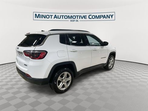 Used 2024 Jeep Compass Latitude image 8