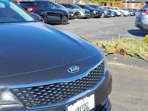 Used 2017 Kia Optima EX image 29