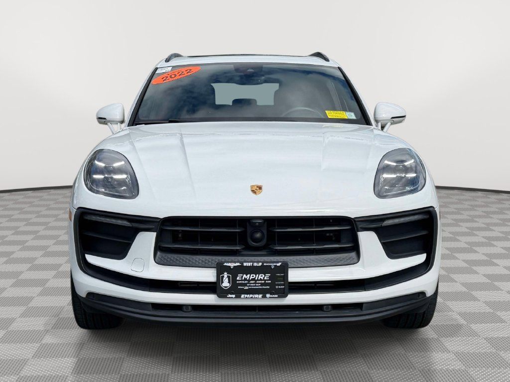 Used 2022 Porsche Macan AWD/4WD image 2