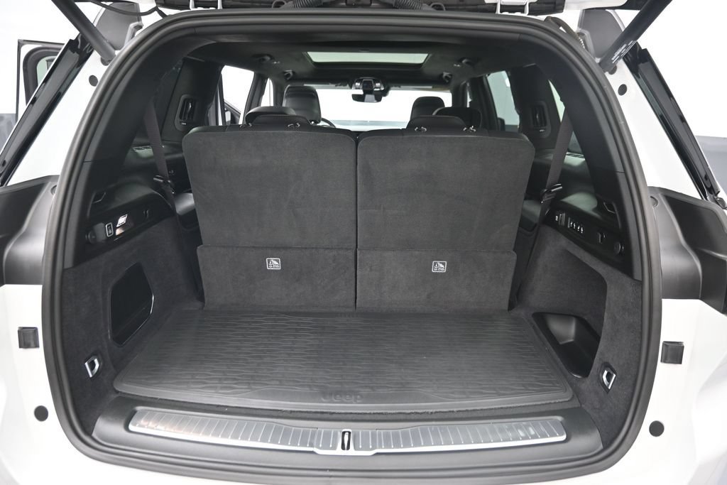 Used 2024 Jeep Grand Cherokee L Summit AWD/4WD image 35
