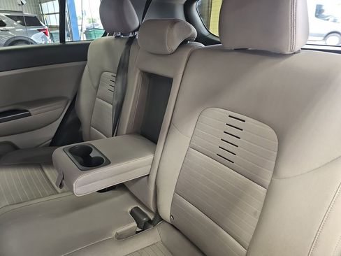 Used 2018 Kia Sportage LX AWD/4WD image 13