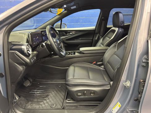 Used 2024 Chevrolet Blazer EV LT image 17