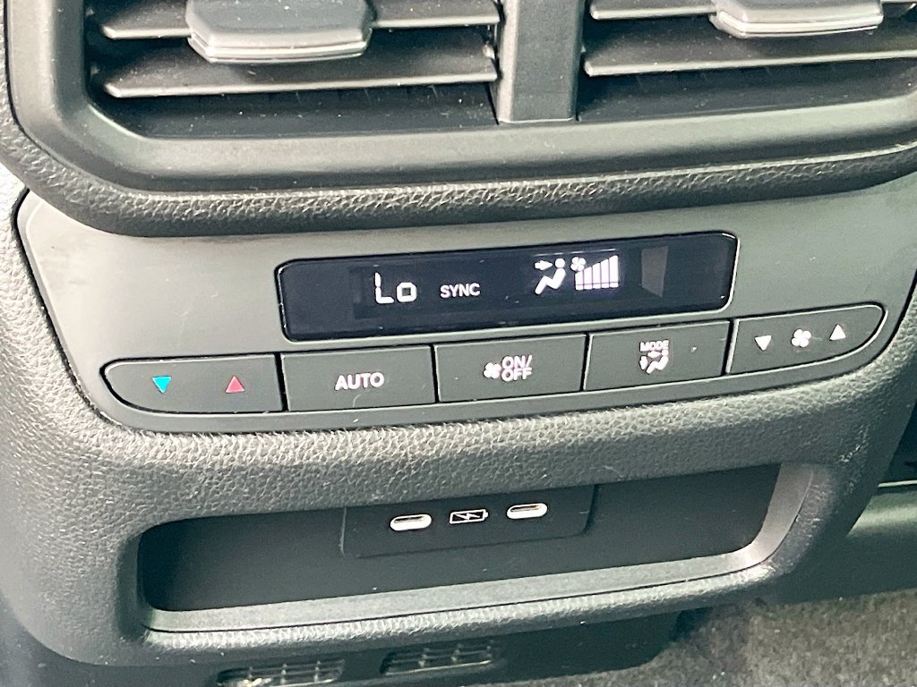 Used 2025 Honda Pilot EX-L image 24
