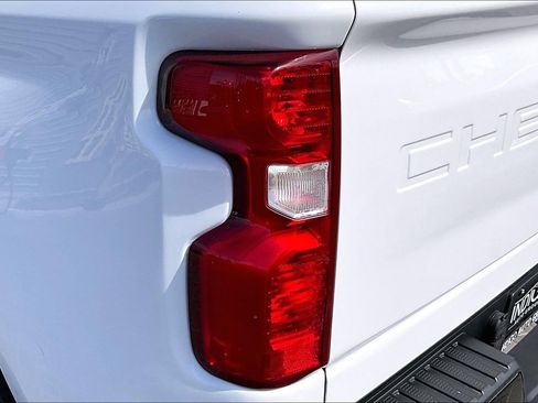 Used 2020 Chevrolet Silverado 2500 LT w/ Z71 Off-Road Package image 28