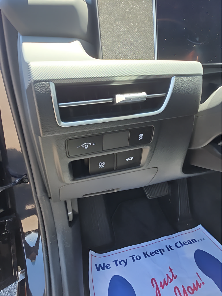 Used 2025 Hyundai Sonata SEL FWD image 14
