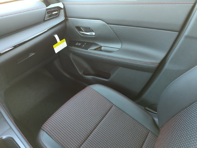 Used 2026 Nissan Kicks SR FWD image 22