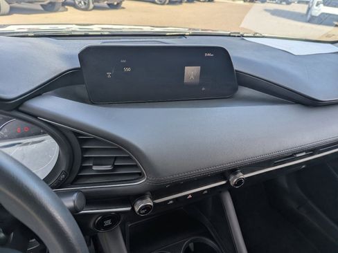 Used 2020 MAZDA MAZDA3 Base image 25