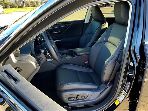 New 2025 Lexus ES 350 w/ Premium Package image 9