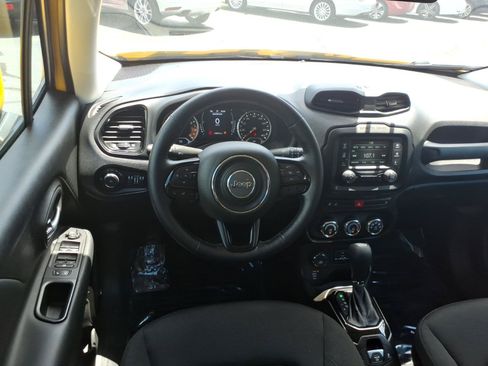 Used 2017 Jeep Renegade Altitude AWD/4WD image 14