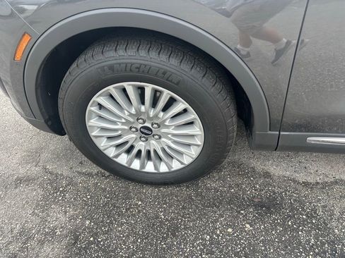 Used 2019 Lincoln Nautilus FWD image 11