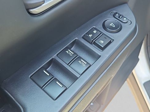 Used 2014 Honda Pilot Touring image 24