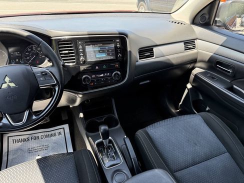Used 2016 Mitsubishi Outlander SE FWD image 21