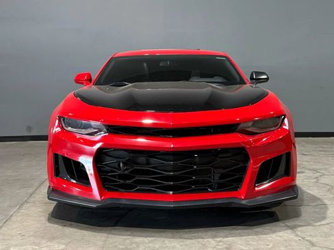 Used 2018 Chevrolet Camaro SS image 2