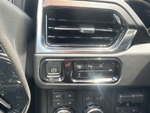 New 2026 GMC Yukon XL Denali w/ Denali Reserve Package AWD/4WD image 33