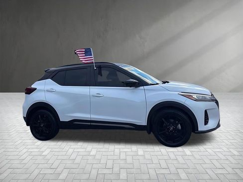 Used 2022 Nissan Kicks SR w/ Premium Package image 10