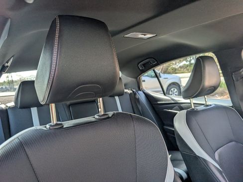 Used 2025 Toyota Camry SE FWD image 3