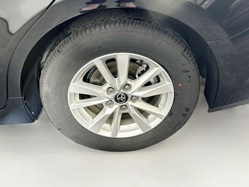 Used 2025 Toyota Camry LE image 11