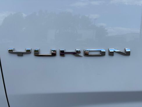 Used 2025 GMC Yukon Elevation AWD/4WD image 24