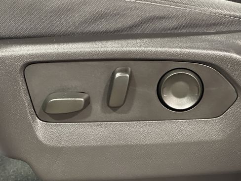 Used 2024 GMC Sierra 1500 Elevation image 12