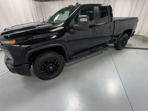 Used 2025 Chevrolet Silverado 2500 Custom w/ Custom Value Package AWD/4WD image 4