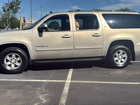 Used 2012 GMC Yukon XL SLT RWD image 4