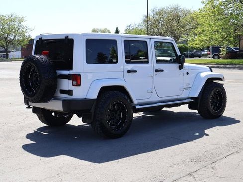 Used 2015 Jeep Wrangler Unlimited Sahara w/ Dual Top Group AWD/4WD image 5