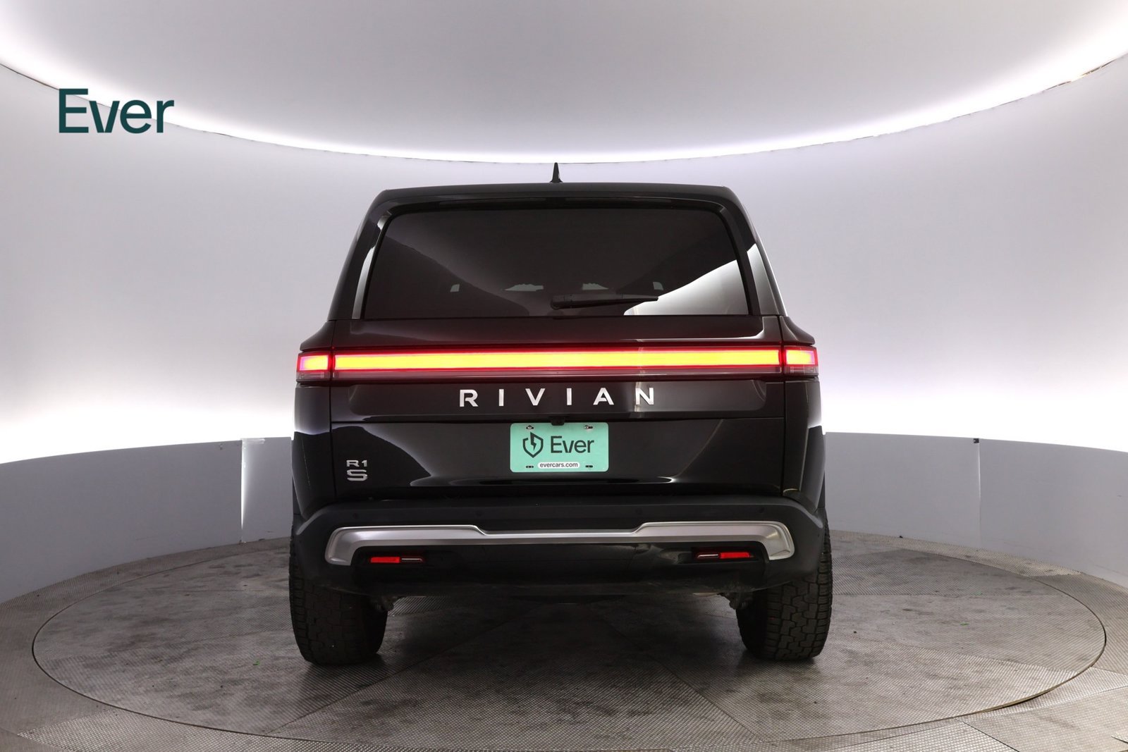 Used 2024 Rivian R1S Adventure Dual AWD/4WD image 15
