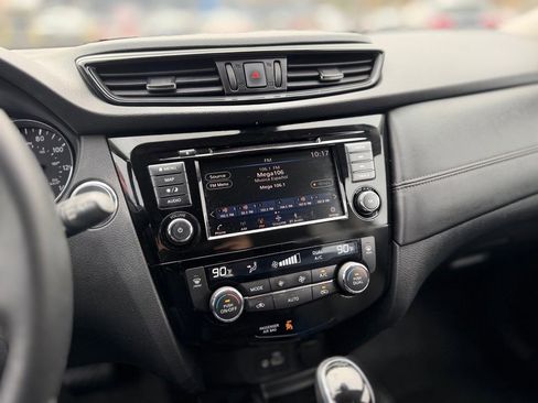 Used 2020 Nissan Rogue SL image 19