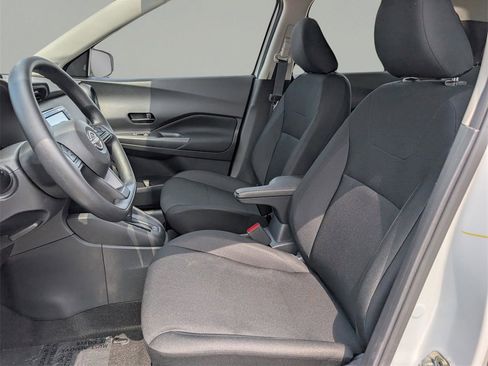 New 2025 Nissan Kicks Play S image 12
